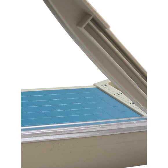 Ingento Personal Trimmer With Storage Trays & Box - Picture 10 of 12